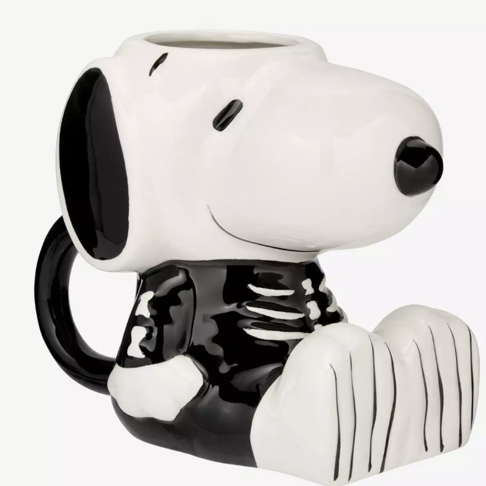 🖤🔹️Peanuts 🔹️Snoopy Skeleton Figurine Ceramic Hand Painted Mug
